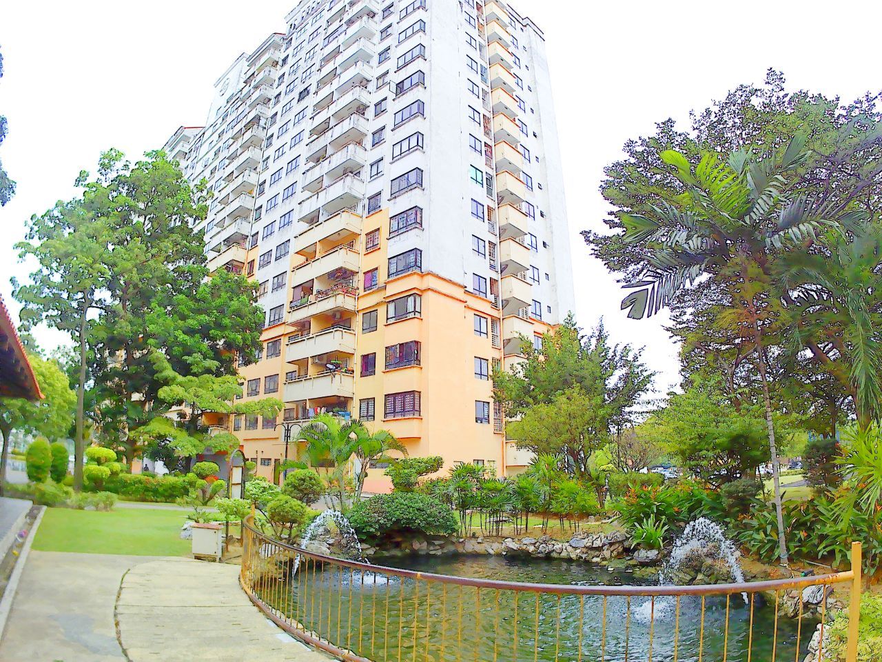 5 MINUTE TO LRT STATION APARTMENT AT PUCHONG - photo 2