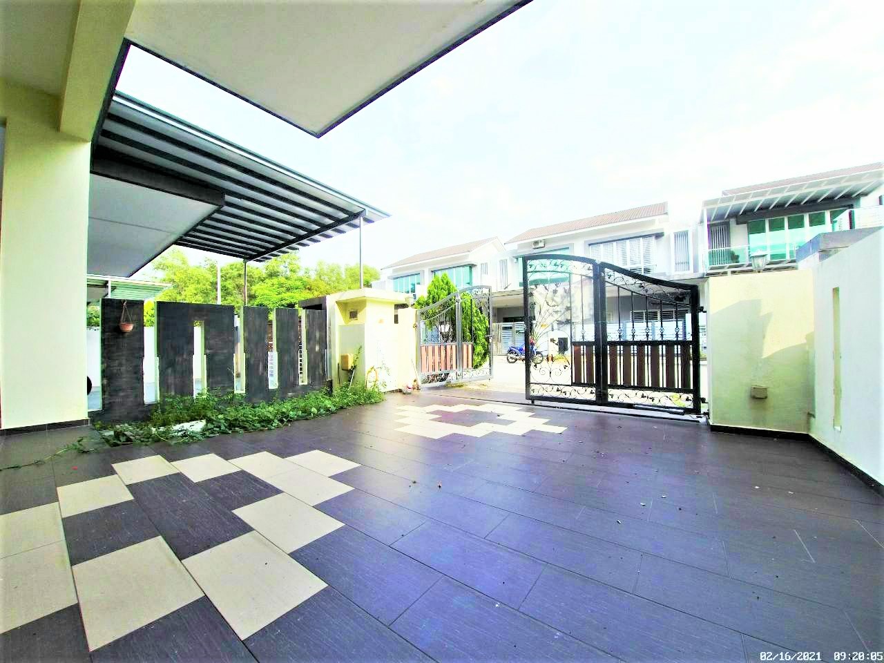 NICE HOUSE TO BUY AT PUCHONG