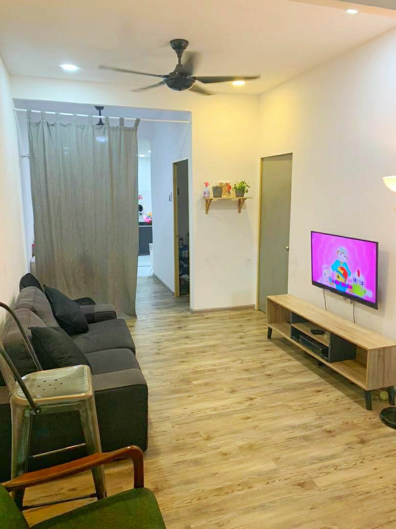 NICE RENO HOUSE AT BANDAR SAUJANA PUTRA