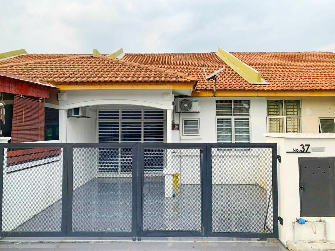 NICE RENO HOUSE AT BANDAR SAUJANA PUTRA - photo 2
