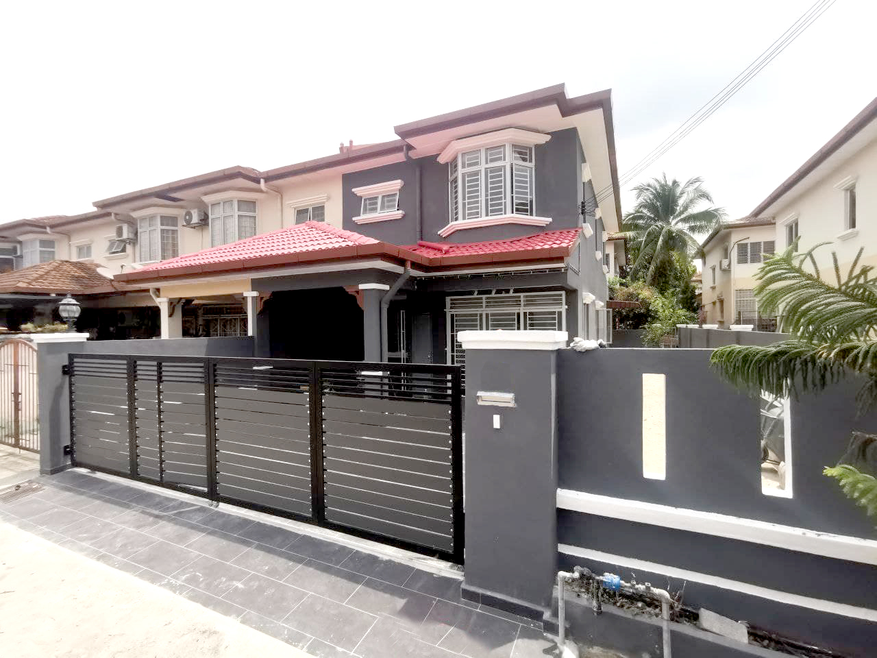 NEWLY RENOVATED END LOT Double Storey BSP