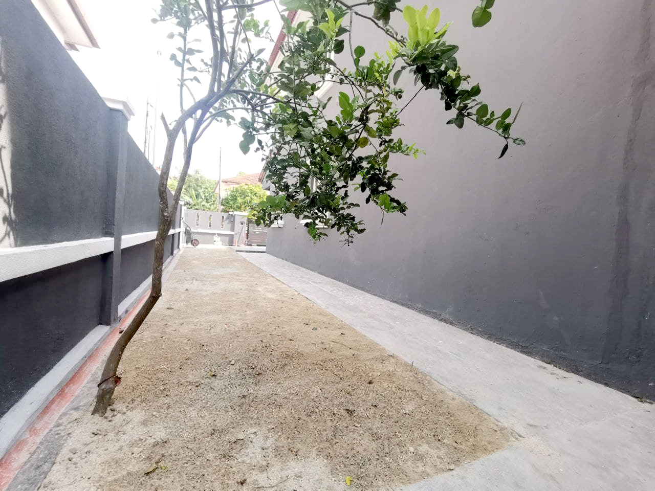 NEWLY RENOVATED END LOT Double Storey BSP - photo 2