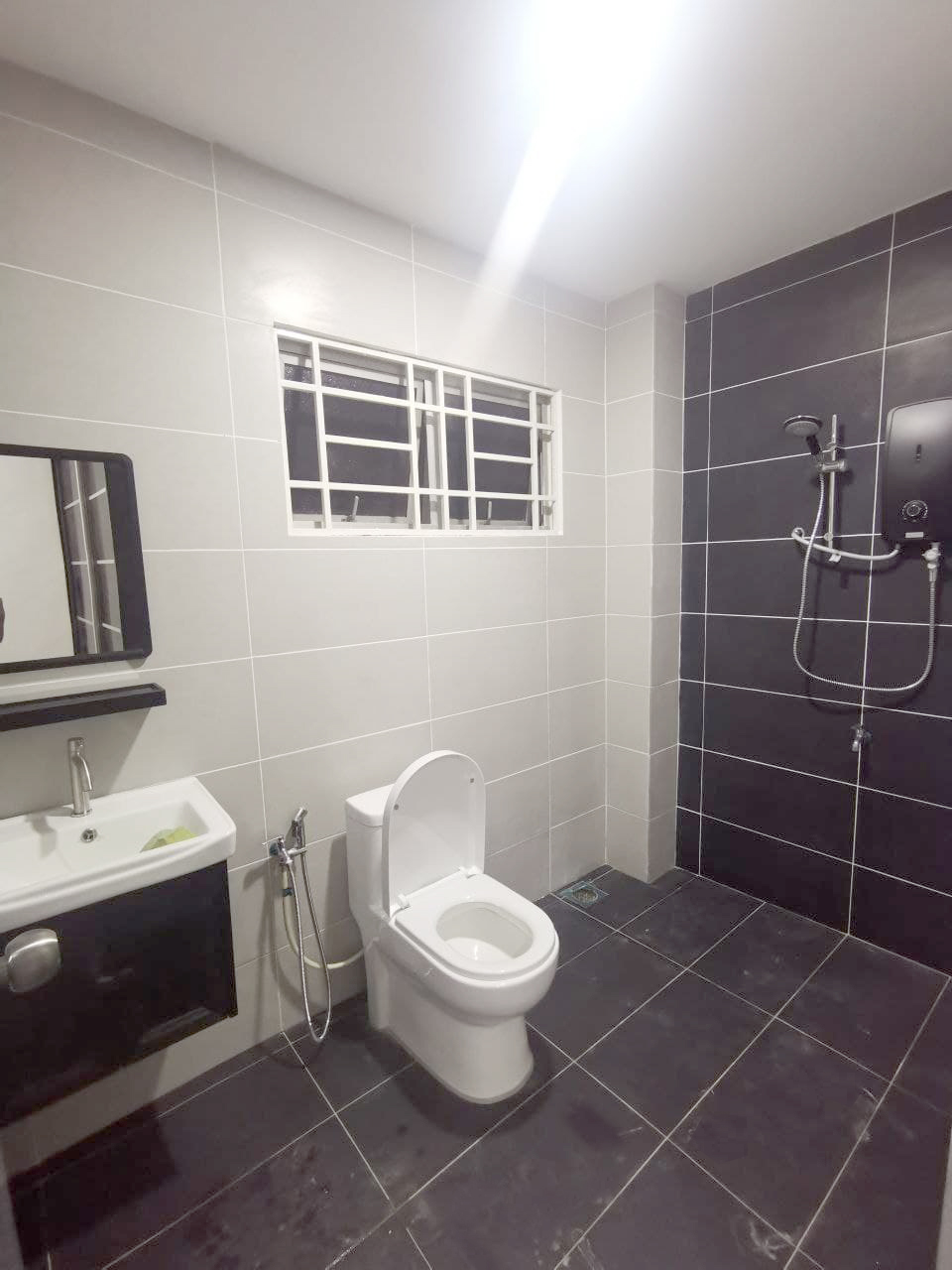 NEWLY RENOVATED END LOT Double Storey BSP - photo 6