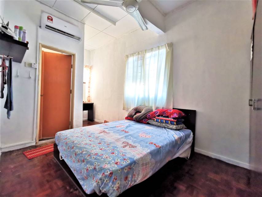 SPACIOUS CORNER 2 STOREY HOUSE AT BANDAR BUKIT MAH - photo 5