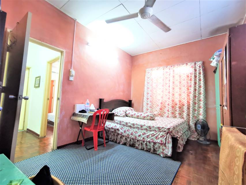 SPACIOUS CORNER 2 STOREY HOUSE AT BANDAR BUKIT MAH - photo 6