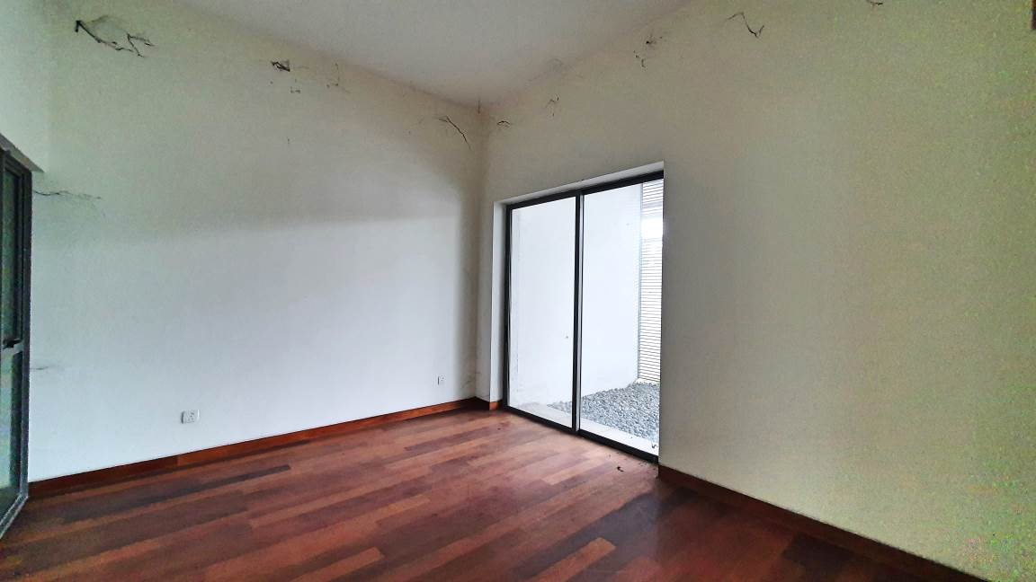 Semi Detached House  Temasya Anggun, Glenmarie - photo 9