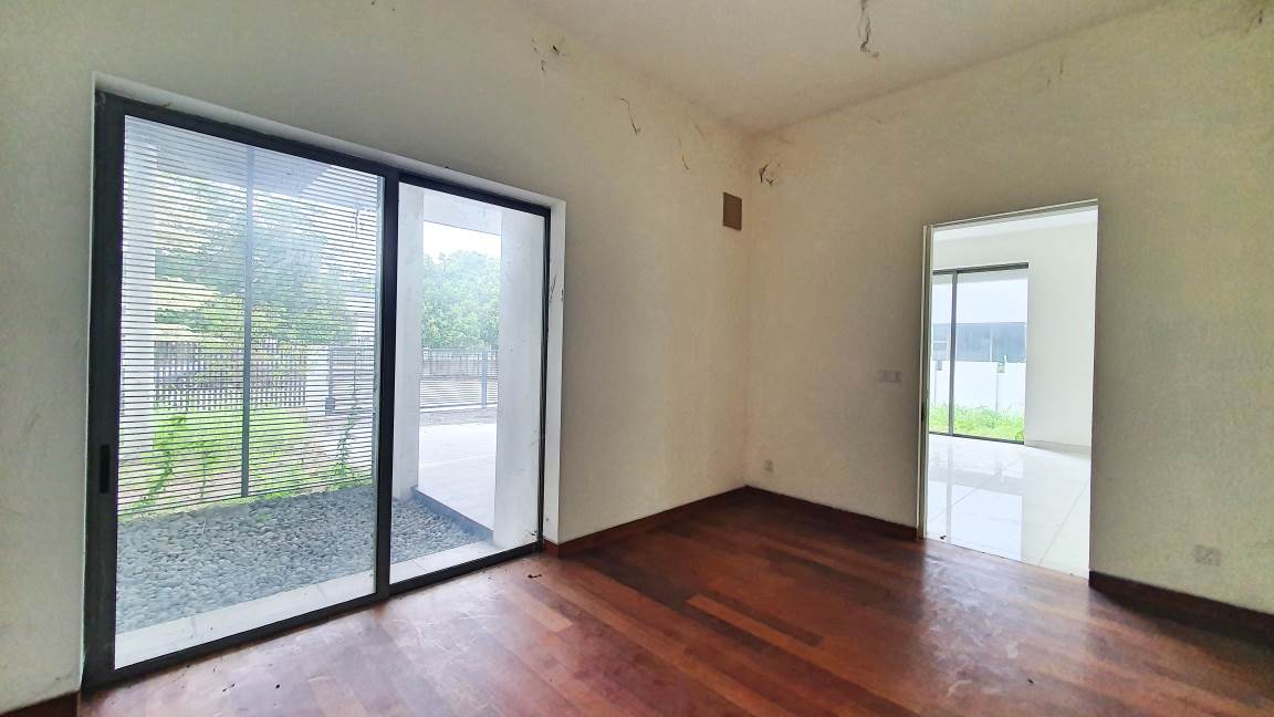 Semi Detached House  Temasya Anggun, Glenmarie - photo 10