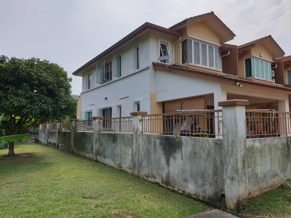 BELOW MARKET 2 Sty House Endlot at Puchong Prima