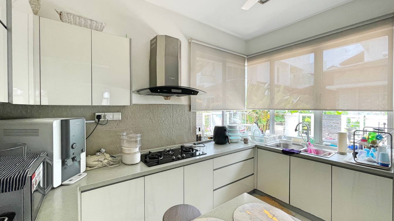3 Storey Semi D at Laman Seri Seksyen 13 Shah Alam - photo 4