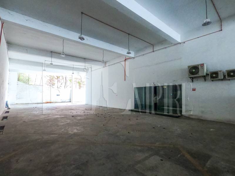 GIGANTIC Warehouse Showhouse cums office Glenmarie - photo 4