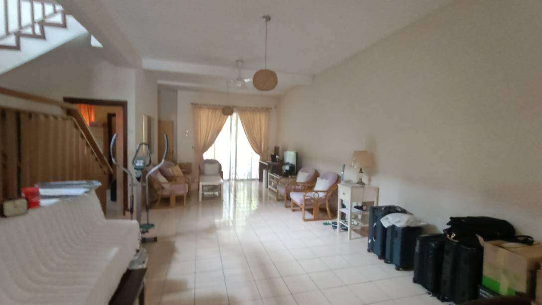 End Lot Double Storey Terrace House Presint 11 - photo 3