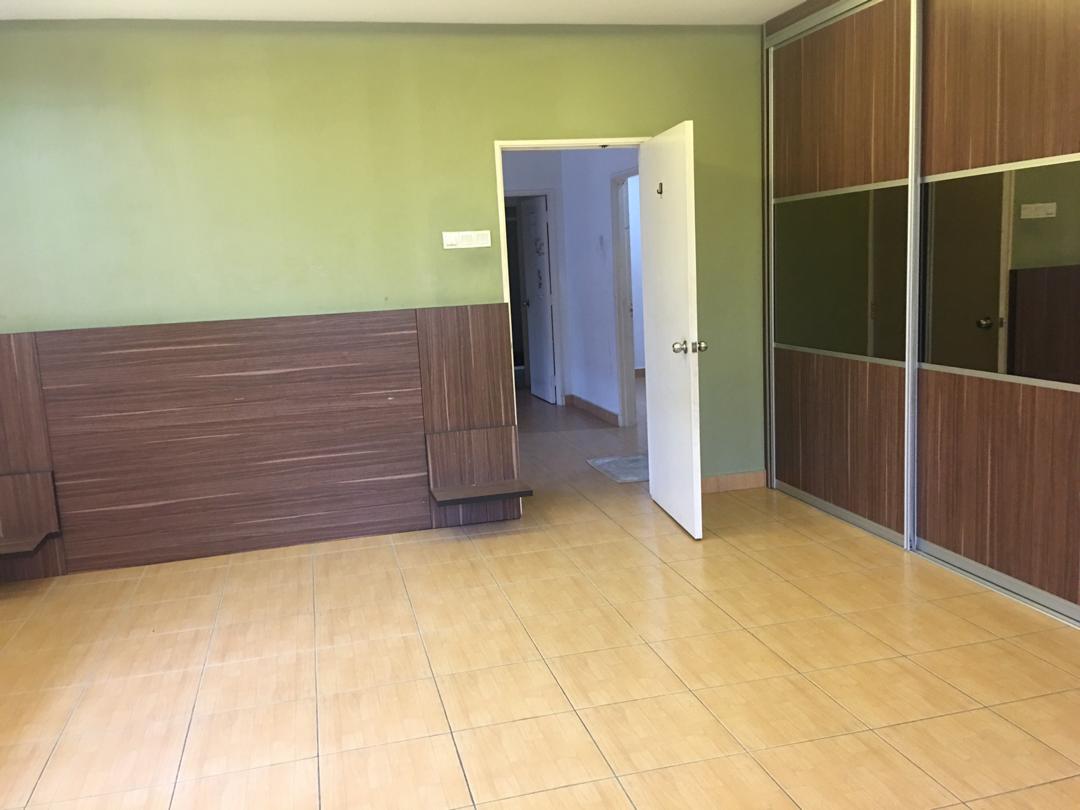 RENOVATED SEMI-D Taman Desa Baru 1 Kajang - photo 5