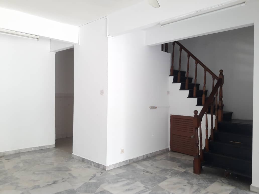 FREEHOLD Terrace House USJ6, Subang Jaya, Selangor - photo 2