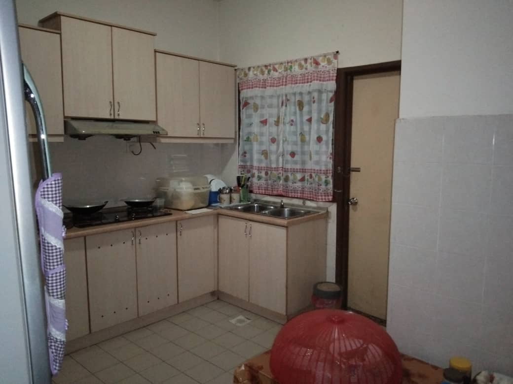 Terrace House Desa Latania Seksyen 36, Shah Alam - photo 3
