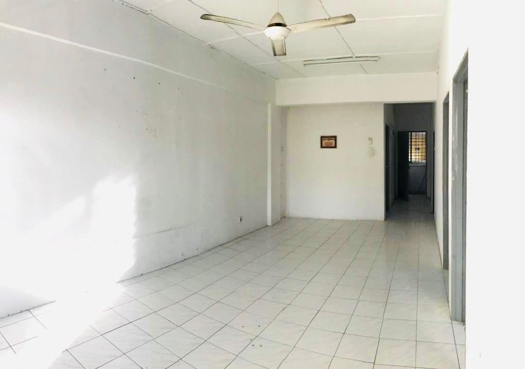 Taman Setia Balakong Apartment, Seri Kembangan - photo 1