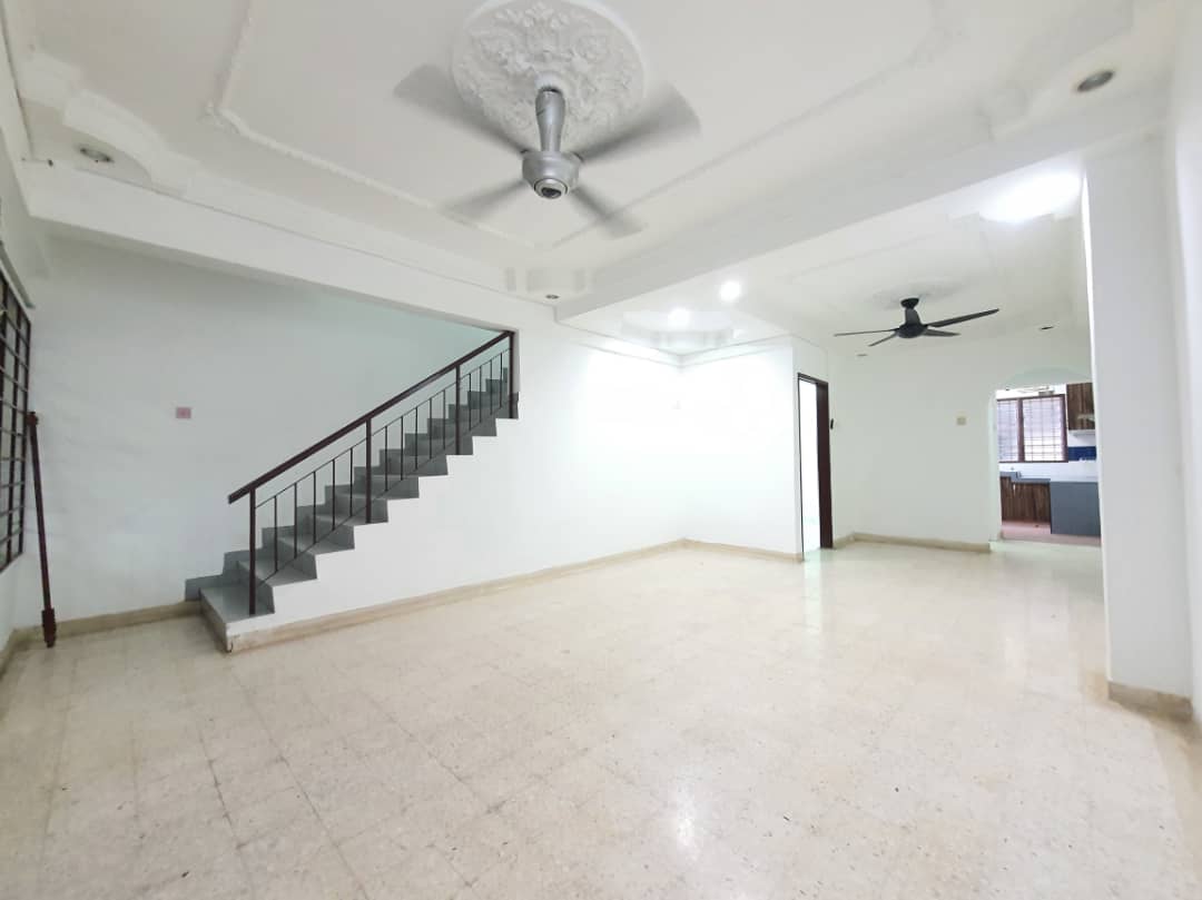 Double Storey Jalan J16, Taman Melawati, KL - photo 2