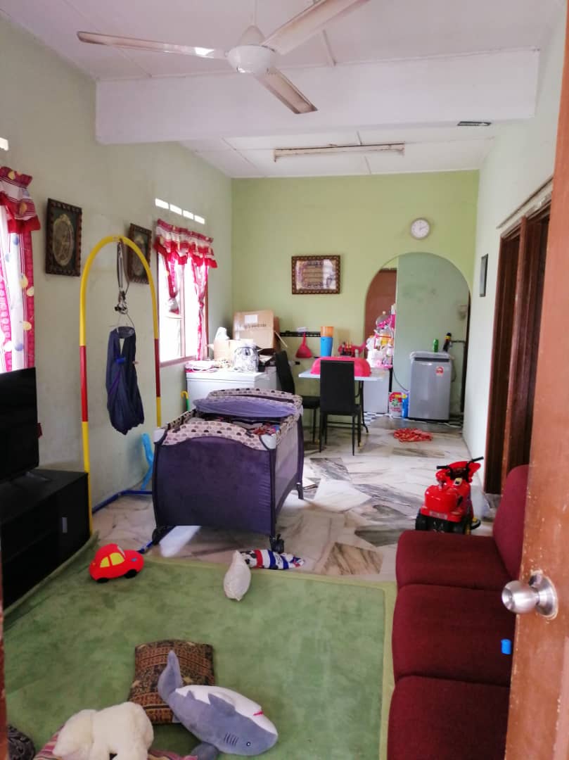 Corner Lot Single Storey Bandar Rinching Seksyen 1 - photo 2