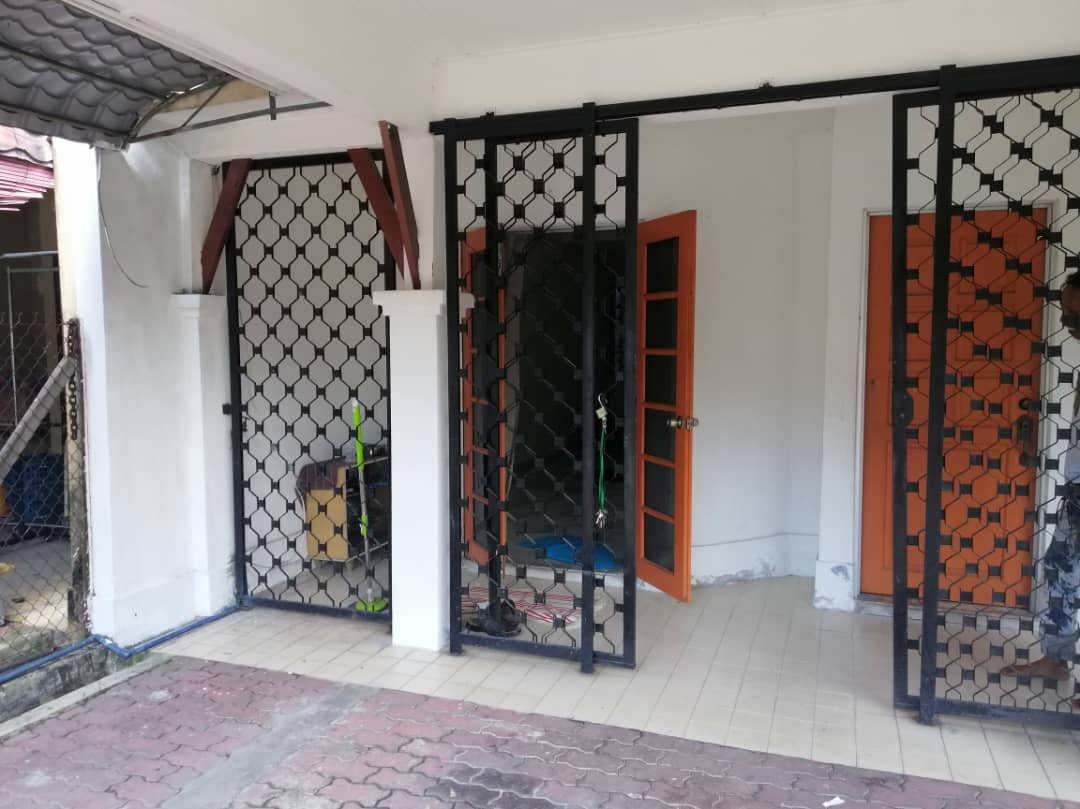 Double Storey Jalan Ampangan, Seksyen 8 Shah Alam - photo 2