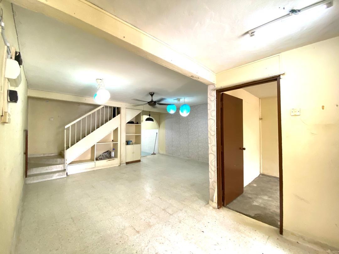 Double Storey Jalan F Taman Melawati KL - photo 2