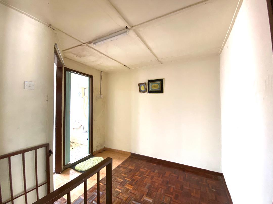 Double Storey Jalan F Taman Melawati KL - photo 4