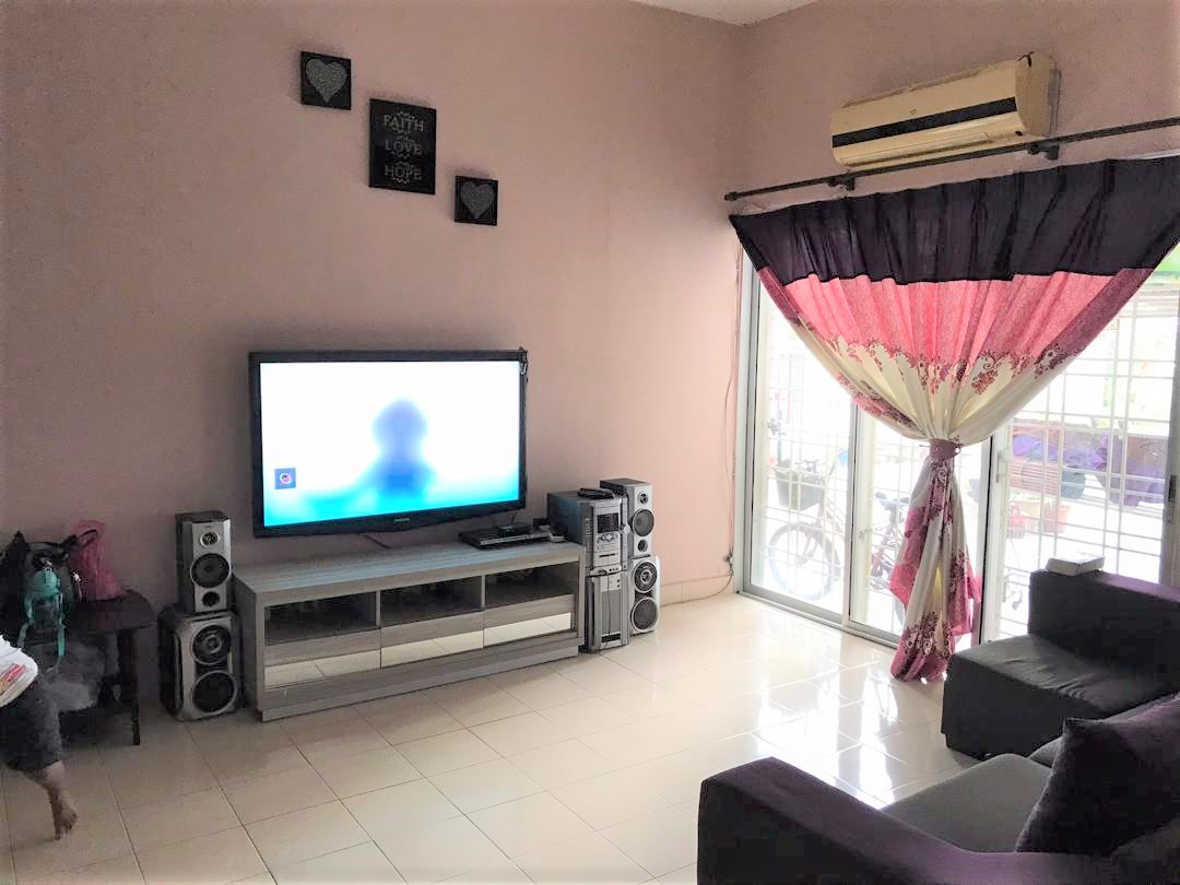 End Lot 2 Storey Bandar Puteri Klang, Selangor - photo 2