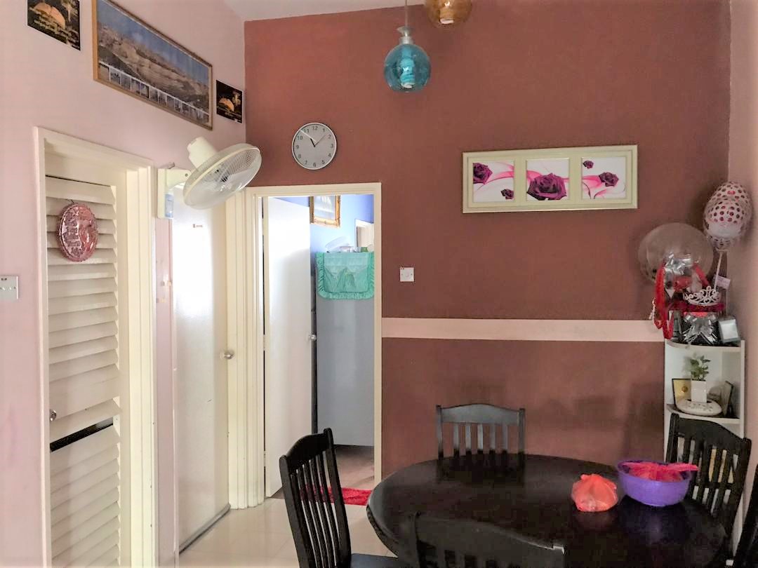 End Lot 2 Storey Bandar Puteri Klang, Selangor - photo 5