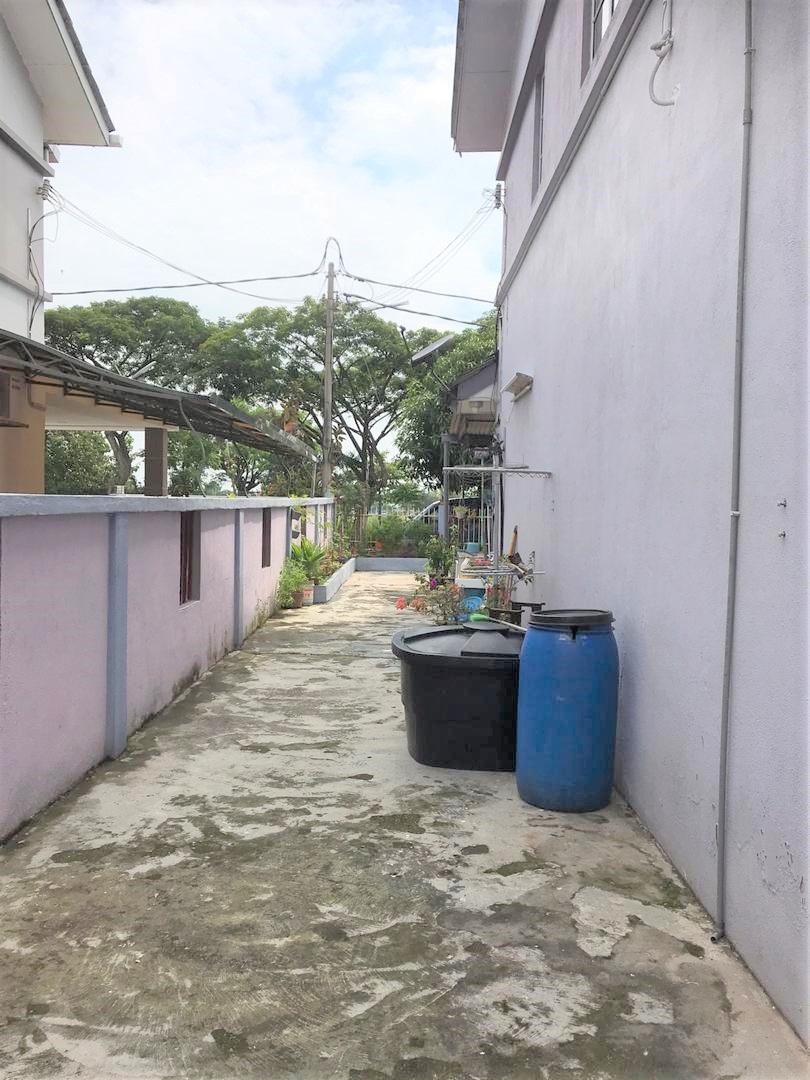 End Lot 2 Storey Bandar Puteri Klang, Selangor - photo 6
