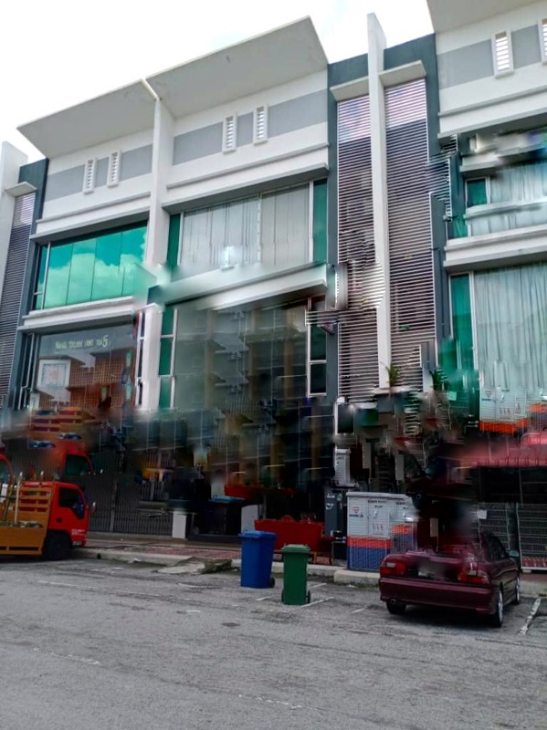 3 Storey Shop Office Taman Putra Kajang Phase 2 - photo 1