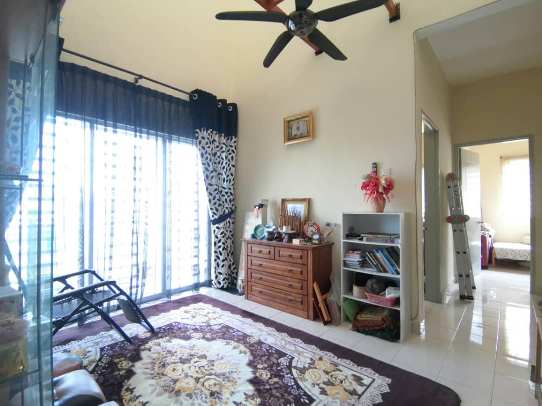 End Lot 2 Storey Jalan Timur Bandar Enstek Nilai - photo 4