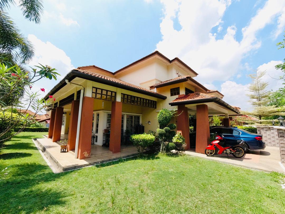 Double Storey Bungalow Bandar Bukit Mahkota, Bangi