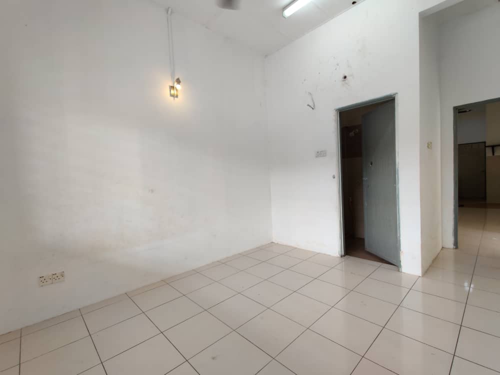 Single Storey Semi D Taman Desa Permai, Kapar - photo 2