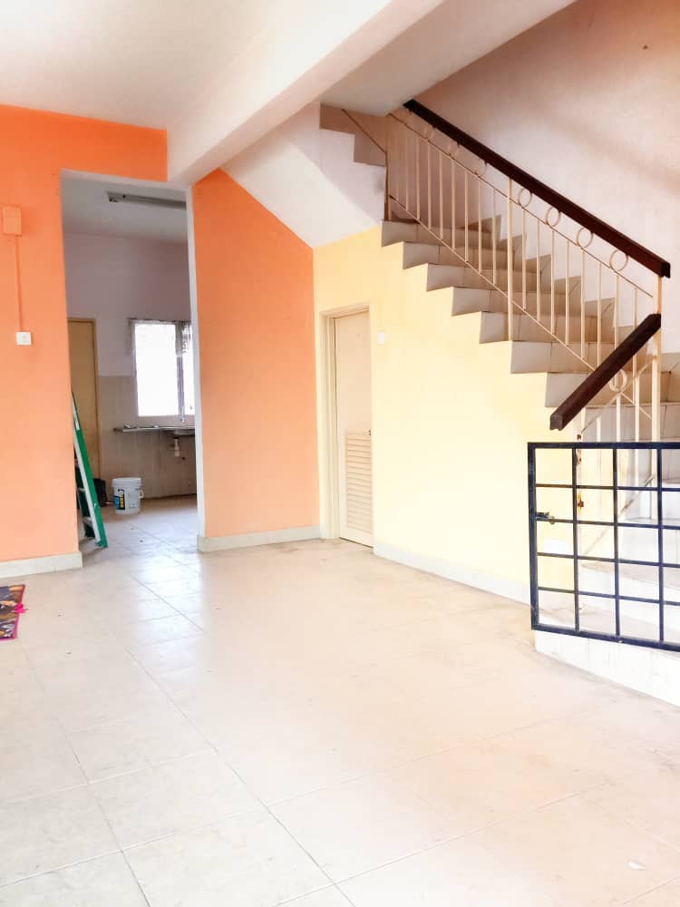 End Lot Double Storey Desa Coalfield, Sungai Buloh - photo 2