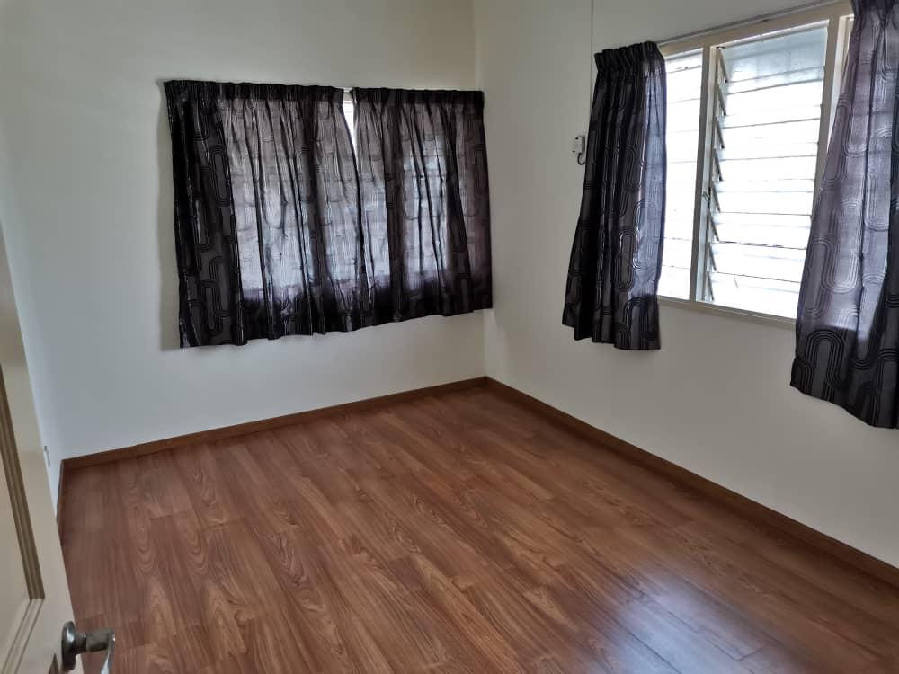 Corner Lot Double Storey Taman Nirwana, Ampang - photo 5