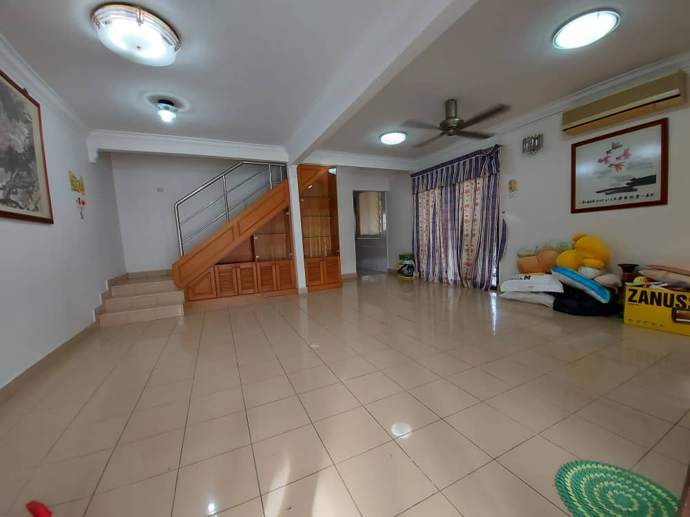 Coner Lot 2 Storey Jalan F4 Taman Melawati KL - photo 2