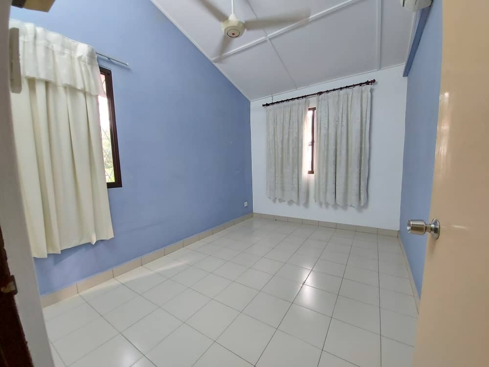 Coner Lot 2 Storey Jalan F4 Taman Melawati KL - photo 5