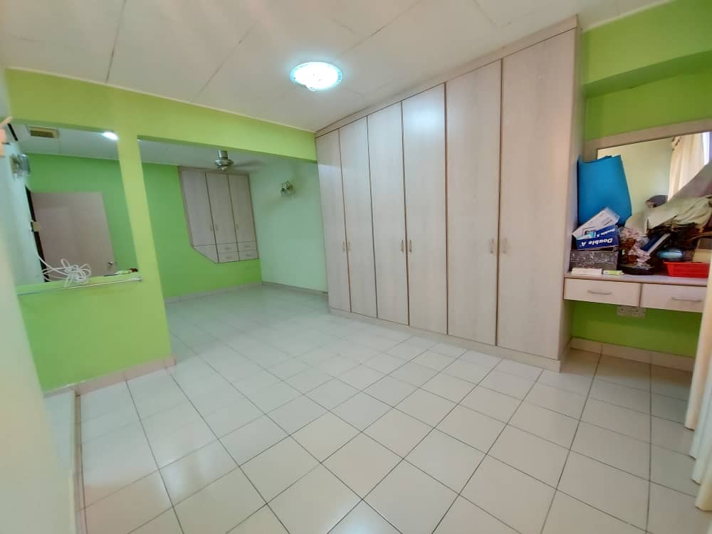 Coner Lot 2 Storey Jalan F4 Taman Melawati KL - photo 6