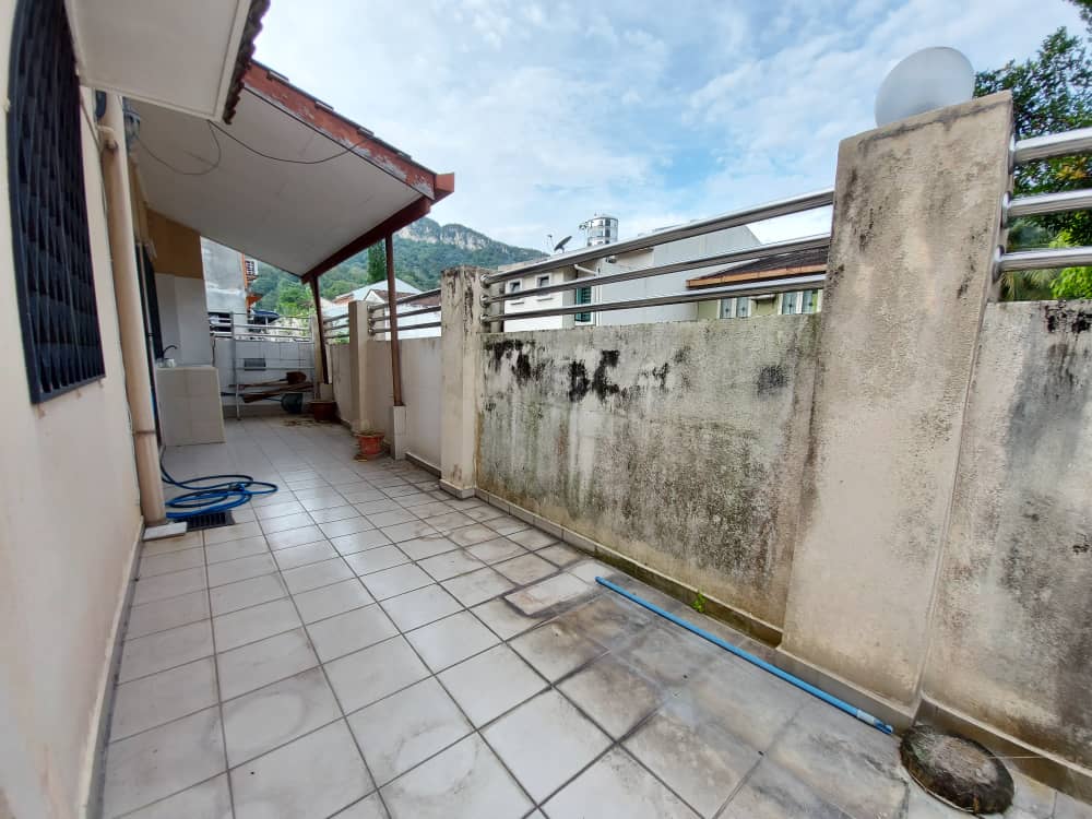 Coner Lot 2 Storey Jalan F4 Taman Melawati KL - photo 11