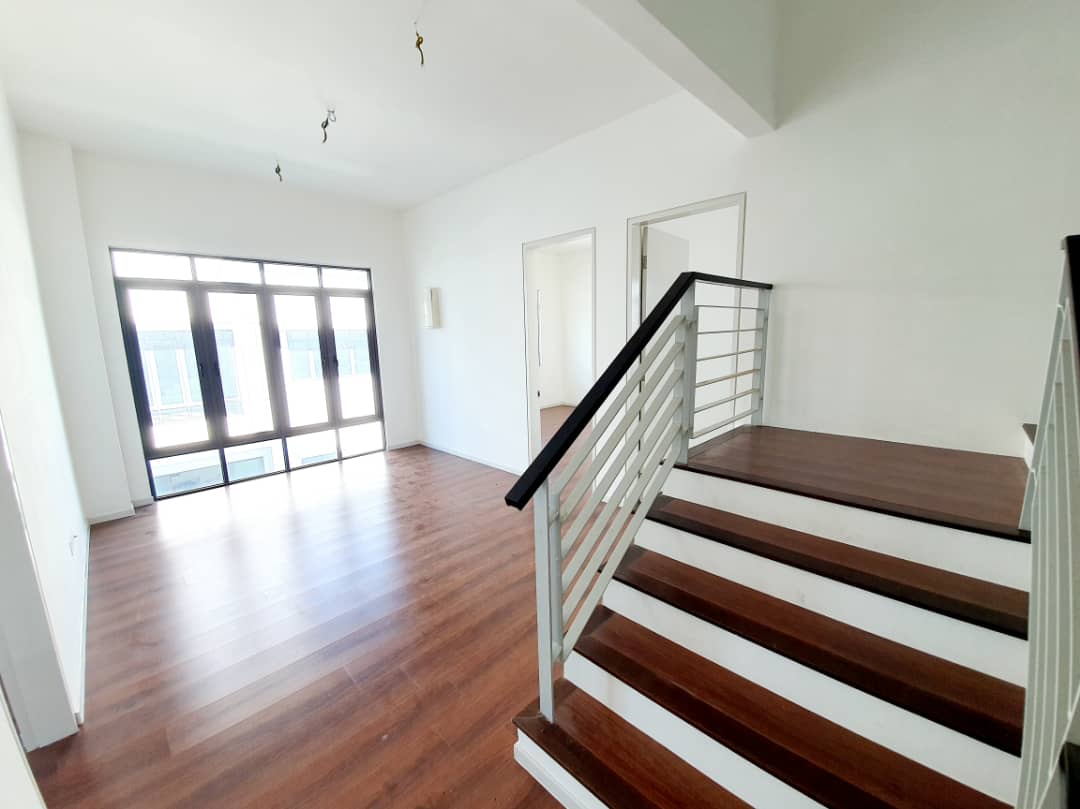 3 Storey Semi D House, Lambaian Residence Bangi - photo 2