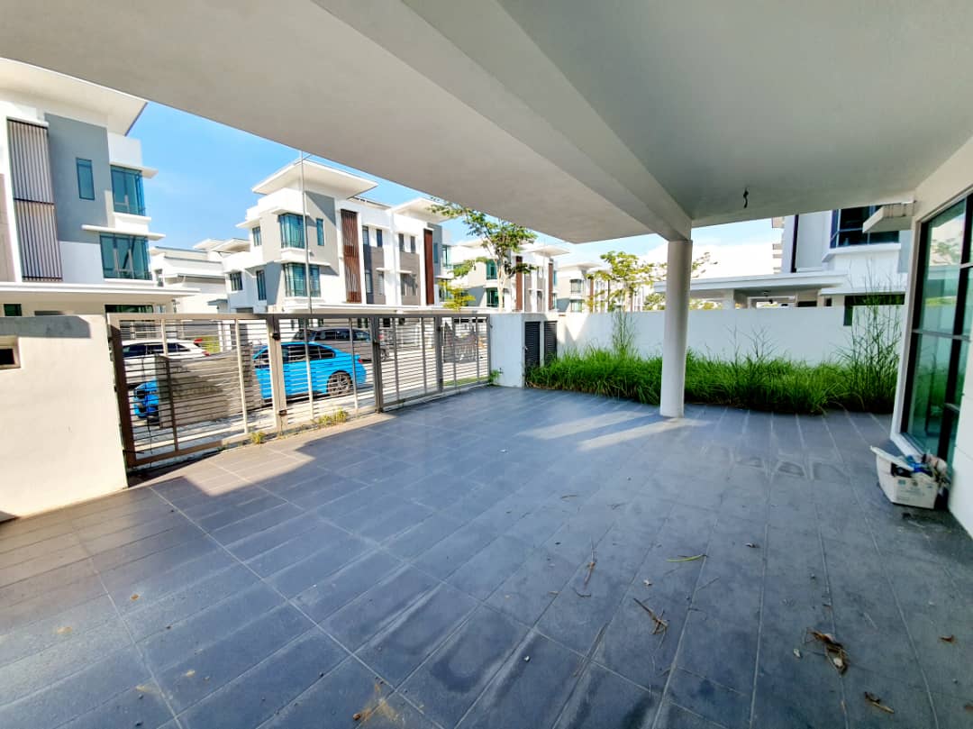 3 Storey Semi D House, Lambaian Residence Bangi - photo 10
