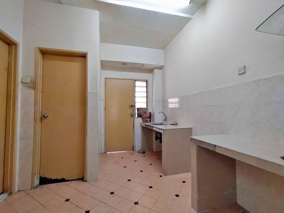 Triple Storey Subang Bestari Seksyen U5, Shah Alam - photo 5