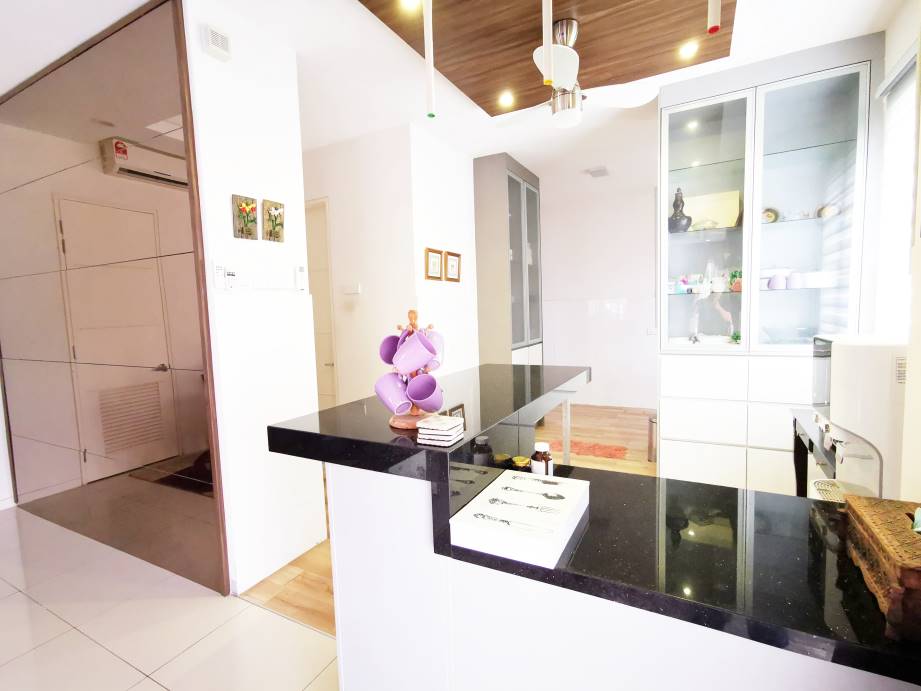 FULLY RENO 3 Storey Superlink Tropicana Heights - photo 2