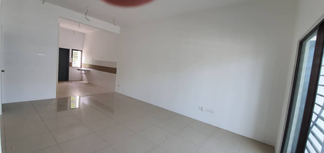 Terrace House Saujana Utama, Sungai Buloh - photo 3
