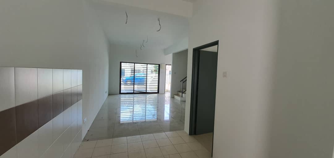 Terrace House Saujana Utama, Sungai Buloh - photo 4