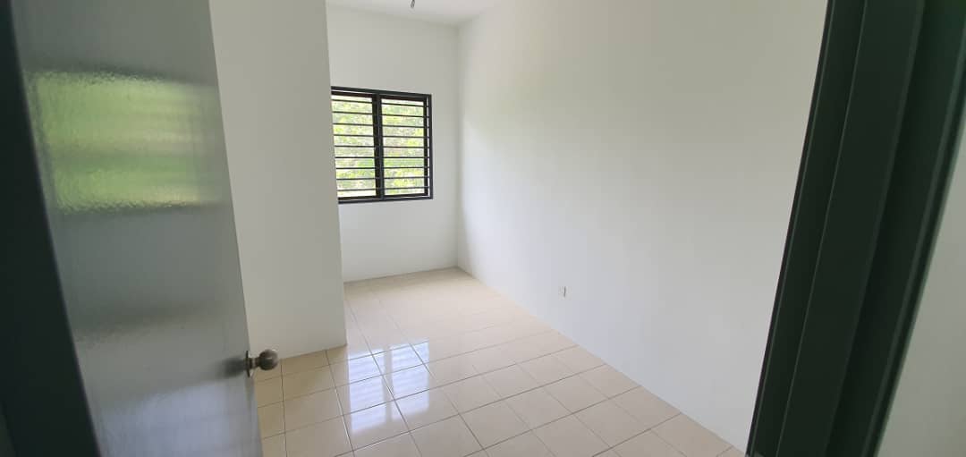 Terrace House Saujana Utama, Sungai Buloh - photo 8