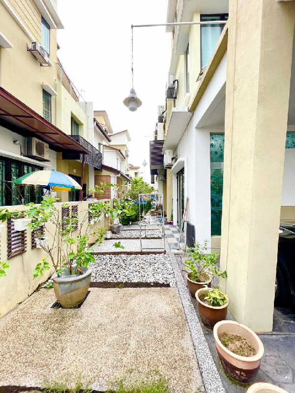 Taman Tropika 2 Sungai Tangkas Kajang - photo 6