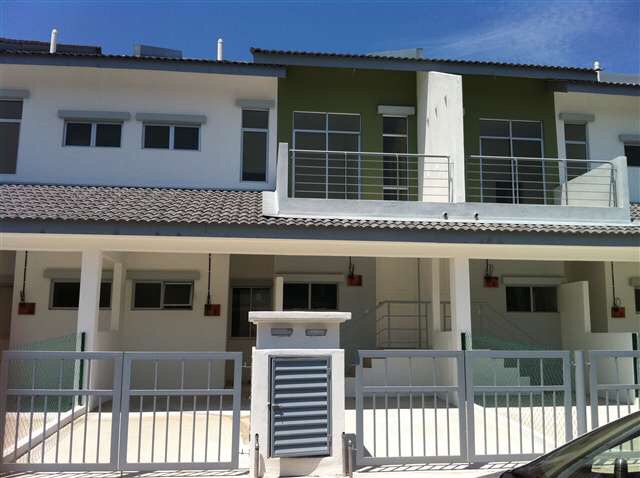 Townhouse, Taman Tasik Puchong, Puchong - photo 1