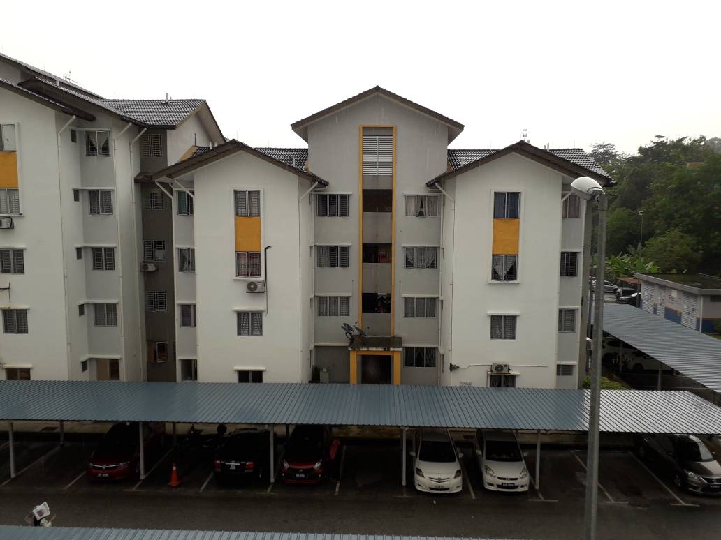 CORNER UNIT Apartment Danau Bayu, Sungai Buloh