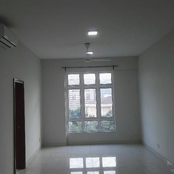 END LOT UNIT, KLCC VIEW Royal Regent, KL - photo 4