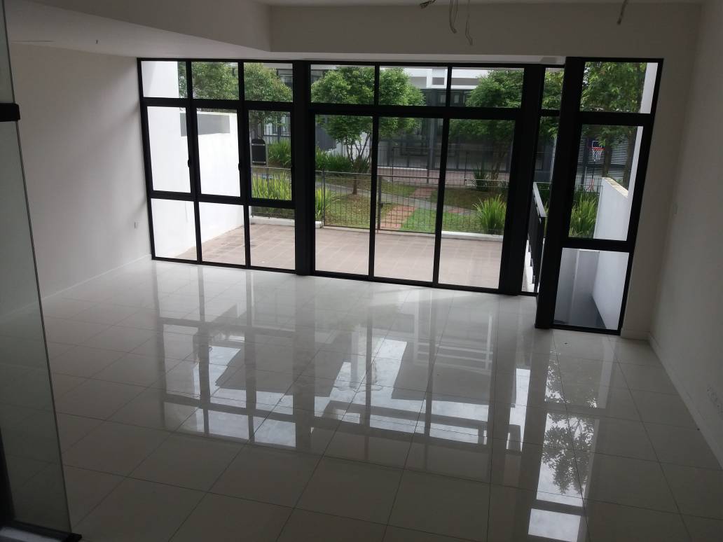 3 Sty Courtyard Villa, 16 Quartz Melawati, Ampang - photo 2