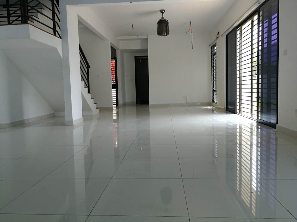 REDUCED PRICE CORNER 2 storey terrace - photo 3